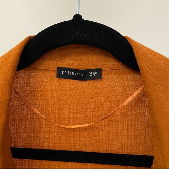 [SOLD] COTTON ON crop blouse with front-tie (XS) - Picture 3 of 4